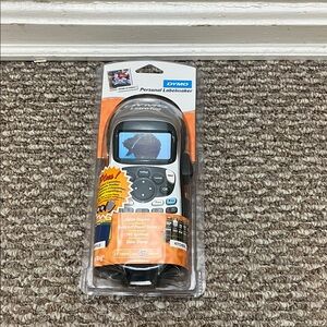 Dymo Labelmaker- NWT